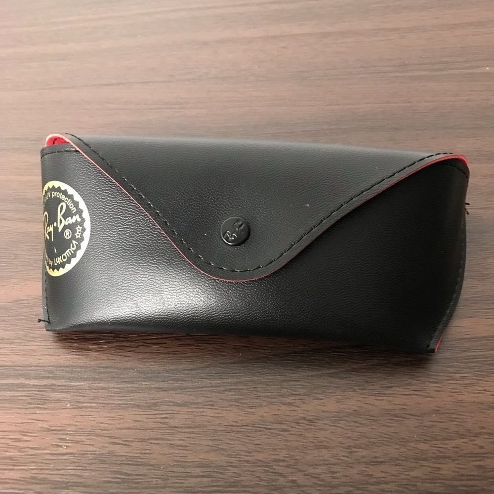 Ray Ban black glasses/sunglasses case